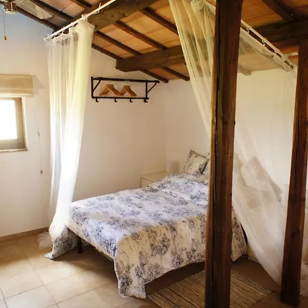 A Lovingly Restored Cottage With Secluded Private Pool 山林小屋 *
